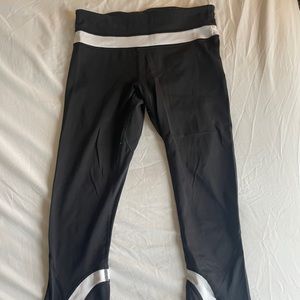 Lululemon Cropped Black Leggings w/ White